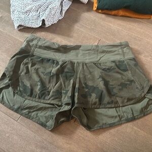 Lululemon camo short